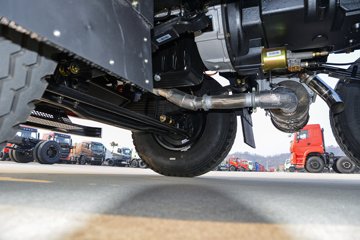 ����ʮͨ ��� ���ʰ� 270���� 8X2 7.6����ж��(��߶�)ͼƬ