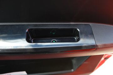 ����ʮͨ �´��� 4.3L���� 240���� 4X2 ��ʿ��10�� 4����ж��ͼƬ