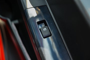 ����ʮͨ �´��� 4.3L���� 240���� 4X2 ��ʿ��10�� 4����ж��ͼƬ