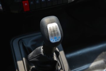 ����ʮͨ �´��� 4.3L���� 240���� 4X2 ��ʿ��10�� 4����ж��ͼƬ