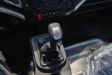 ����ʮͨ �´��� 4.3L���� 240���� 4X2 ��ʿ��10�� 4����ж��ͼƬ