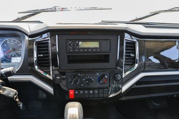 ����ʮͨ �´��� 4.3L���� 240���� 4X2 ��ʿ��10�� 4����ж��ͼƬ