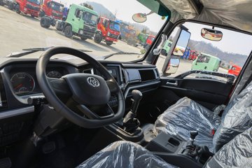 ����ʮͨ �´��� 4.3L���� 240���� 4X2 ��ʿ��10�� 4����ж��ͼƬ