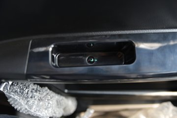 ����ʮͨ �´��� 4.3L���� 240���� 4X2 ��ʿ��10�� 4����ж��ͼƬ