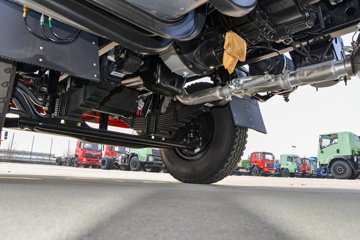 ����ʮͨ �´��� 4.3L���� 240���� 4X2 ��ʿ��10�� 4����ж��ͼƬ