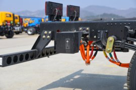 小芈&nbsp;电动载货车底盘图片