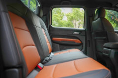 江铃全新域虎 2.5T柴油 167马力 两驱手动 平底货箱长轴双排皮卡 江铃全新域虎 2.5T柴油 167马力 两驱手动 平底货箱长轴双排皮卡