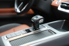 江铃全新域虎 2.5T柴油 167马力 两驱手动 平底货箱长轴双排皮卡 江铃全新域虎 2.5T柴油 167马力 两驱手动 平底货箱长轴双排皮卡