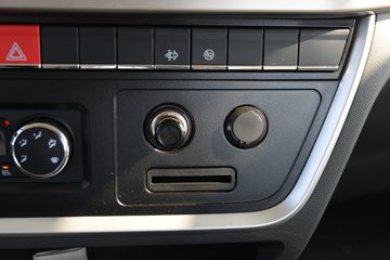 ʮͨ  4.3L 240 6X2 ʿ10 6.8жͼƬ