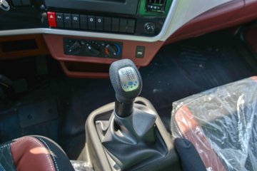 ʮͨ 6.2L 200 4X2 ʿ8 4.2Űж()ͼƬ