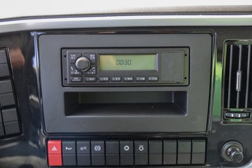 ʮͨ 6.2L 200 4X2 ʿ8 4.2Űж()ͼƬ