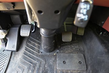 ʮͨ 6.2L 200 4X2 ʿ8 4.2Űж()ͼƬ