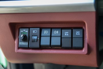 ʮͨ 6.2L 200 4X2 ʿ8 4.2Űж()ͼƬ