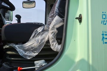 ʮͨ 6.2L 200 4X2 ʿ8 4.2Űж()ͼƬ
