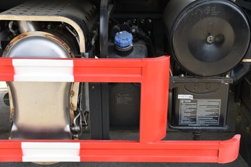 ʮͨ 6.2L 200 4X2 ʿ8 4.2Űж()ͼƬ