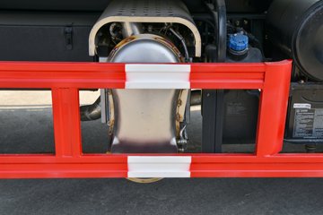 ʮͨ 6.2L 200 4X2 ʿ8 4.2Űж()ͼƬ