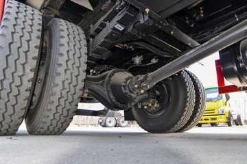 ʮͨ 6.2L 200 4X2 ʿ8 4.2Űж()ͼƬ
