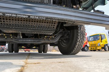 ʮͨ 6.2L 200 4X2 ʿ8 4.2Űж()ͼƬ