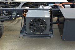 三环十通 创客 豪华版 4.5T 4X2 4米单排插电式增程混合动力冷藏车