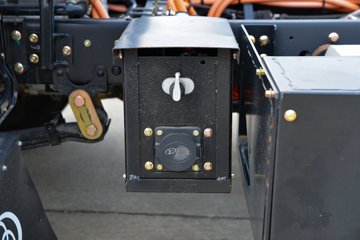 ����ʮͨ ���� ������ 4.5T 4X2 4�׵��Ų��ʽ���̻�϶�����س�ͼƬ