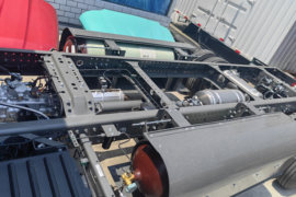 V系&nbsp;载货车底盘                                                图片