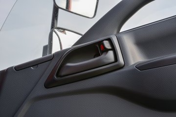 ����ʮͨ �´��� 200���� 4X4 4.5��ԽҰ��ж��ͼƬ