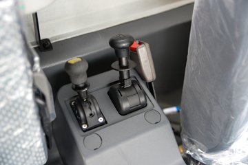 ����ʮͨ �´��� 200���� 4X4 4.5��ԽҰ��ж��ͼƬ