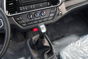 ����ʮͨ �´��� 200���� 4X4 4.5��ԽҰ��ж��ͼƬ