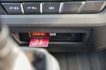 ����ʮͨ �´��� 200���� 4X4 4.5��ԽҰ��ж��ͼƬ