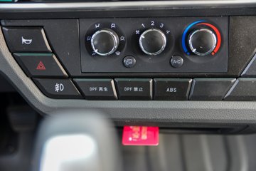 ����ʮͨ �´��� 200���� 4X4 4.5��ԽҰ��ж��ͼƬ