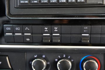 ����ʮͨ �´��� 200���� 4X4 4.5��ԽҰ��ж��ͼƬ