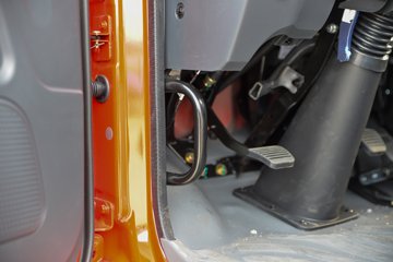 ����ʮͨ �´��� 200���� 4X4 4.5��ԽҰ��ж��ͼƬ