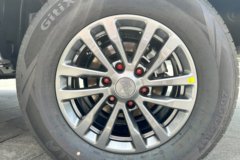 江铃全新域虎 2.5T柴油 167马力 四驱手动 平底货箱长轴双排皮卡 江铃全新域虎 2.5T柴油 167马力 四驱手动 平底货箱长轴双排皮卡