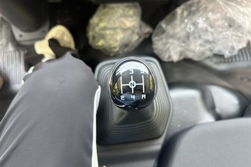 ����ȫ��˳�� ������ 2.5L���� 136���� ������5�� 3.7�׵�����ʽ�ῨͼƬ