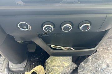 ����ȫ��˳�� ������ 2.5L���� 136���� ������5�� 3.7�׵�����ʽ�ῨͼƬ