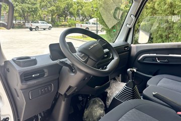 ����ȫ��˳�� ������ 2.5L���� 136���� ������5�� 3.7�׵�����ʽ�ῨͼƬ