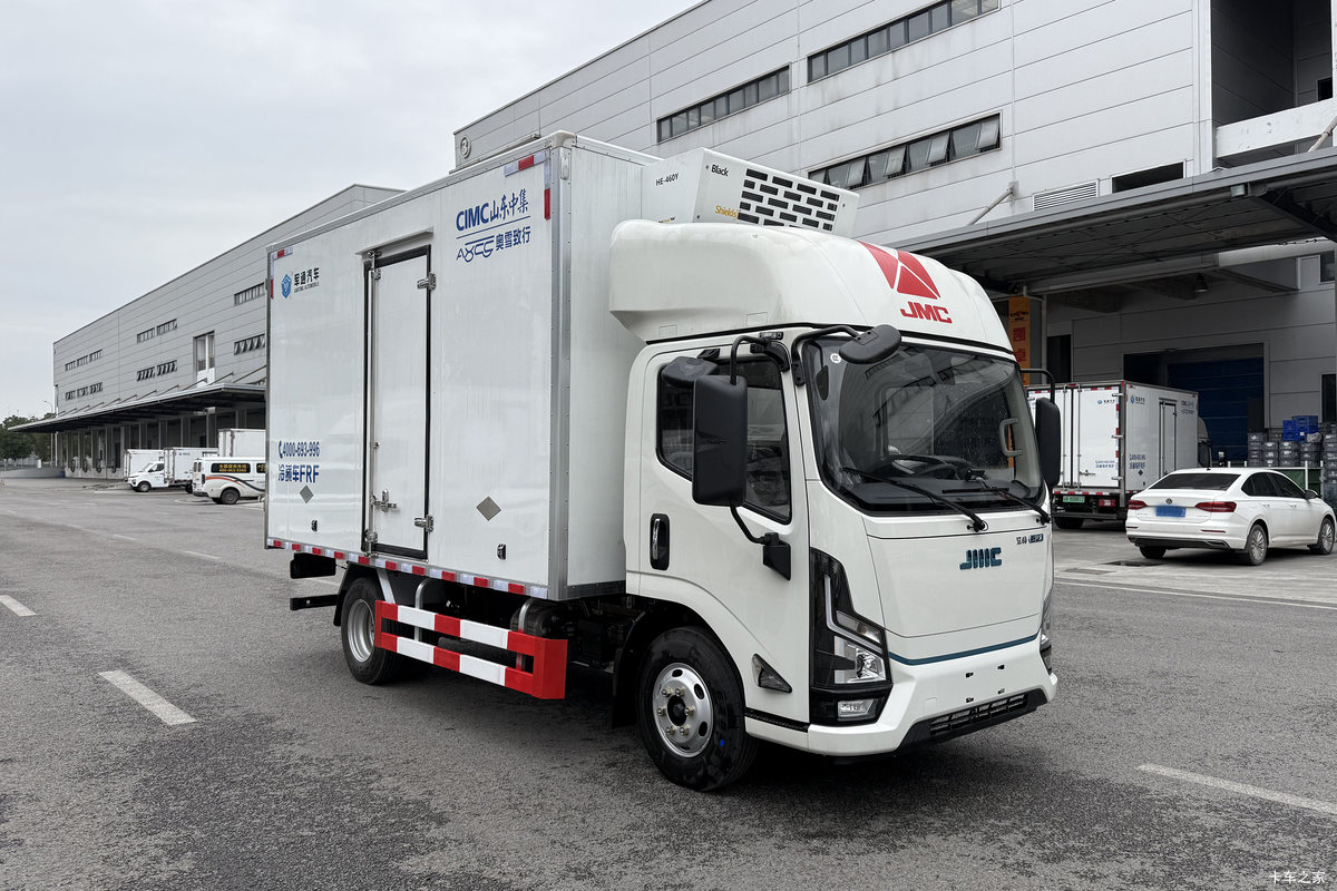 江铃汽车E路达 4X2 4.08米单排纯电动冷藏车(翼晖牌) 100.46kWh