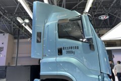 庆玲五十铃铃界 6X4 纯电动牵引车 欣旺达352kWh