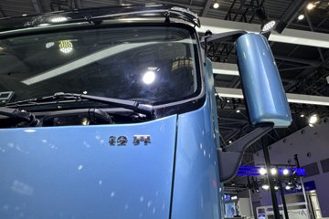 铃界&nbsp;电动牵引车外观图片