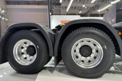 庆玲五十铃铃界 6X4 纯电动牵引车 欣旺达352kWh