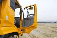 东风天锦VR 230马力 4x2 压缩式垃圾车(中标牌)