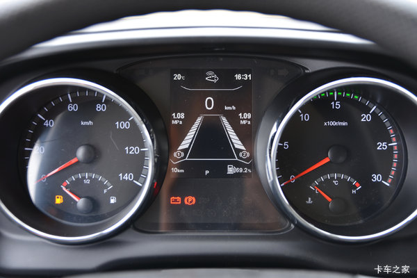 东风商用车 天锦KR 精英版 240马力 4X2 6.8米栏板载货车
