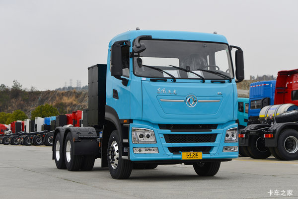 东风天龙KL 6X4 纯电动牵引车 400kWh