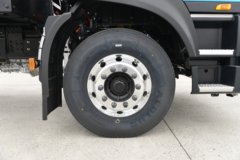 东风天龙KL 6X4 纯电动牵引车 400kWh