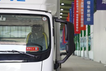 ������������L2V  ���� 4.165�׵��Ŵ��綯��ʽ�Ῠ ����ʱ��100.46kWhͼƬ