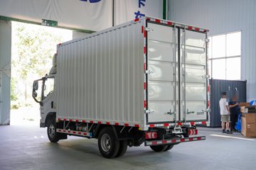 ������������L2V  ���� 4.165�׵��Ŵ��綯��ʽ�Ῠ ����ʱ��100.46kWhͼƬ