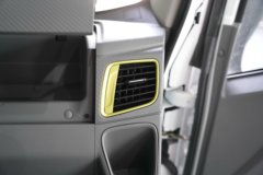 东风柳汽乘龙L2V  翼威 4.165米单排纯电动厢式轻卡 宁德时代100.46kWh