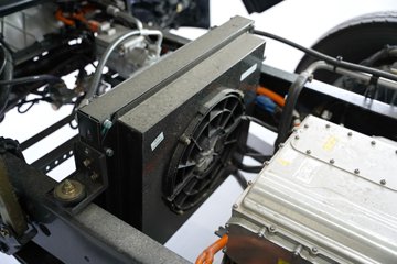 ������������L2V  ���� 4.165�׵��Ŵ��綯��ʽ�Ῠ ����ʱ��100.46kWhͼƬ