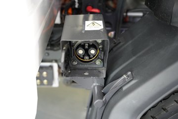 ������������L2V  ���� 4.165�׵��Ŵ��綯��ʽ�Ῠ ����ʱ��100.46kWhͼƬ