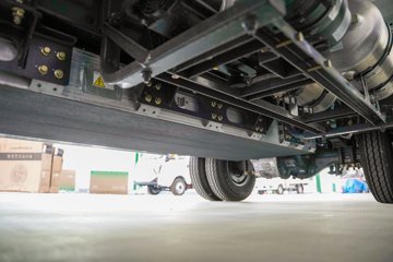 ������������L2V  ���� 4.165�׵��Ŵ��綯��ʽ�Ῠ ����ʱ��100.46kWhͼƬ